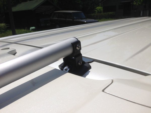 VAMOS　※車種に限らず、フック部ゴムベースを鉄板上に置く為に前後幅60mm以上必要です。